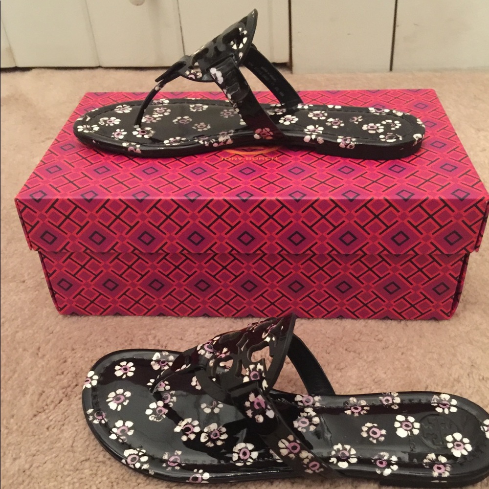 🎉 HP 🎉🆕 Tory Burch Miller Stamped Floral Sandal - Picture 4 of 10